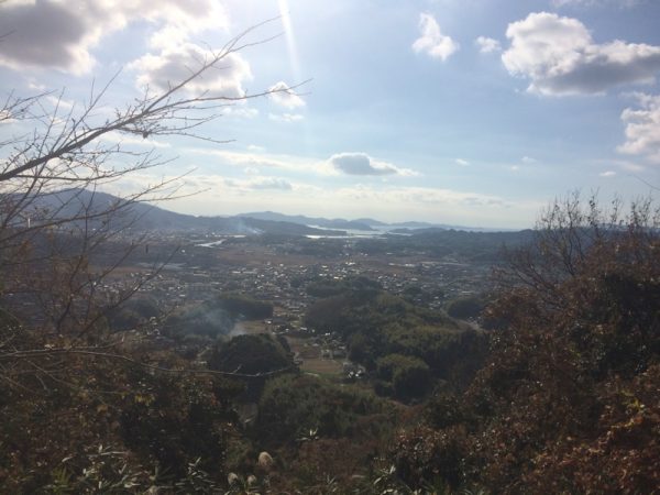 行者山から見下す田布施の町、八海川、平生湾