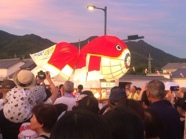 金魚ねぶた右向き